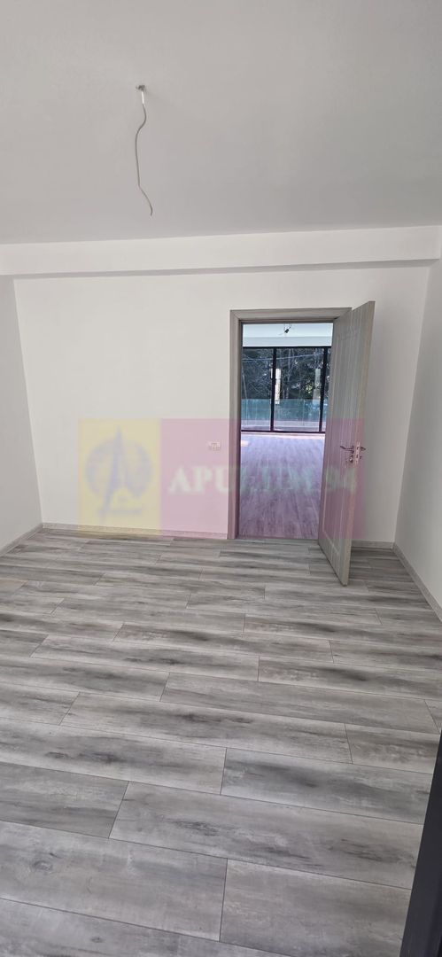 Apartament 3 camere de vânzare la Sinaia