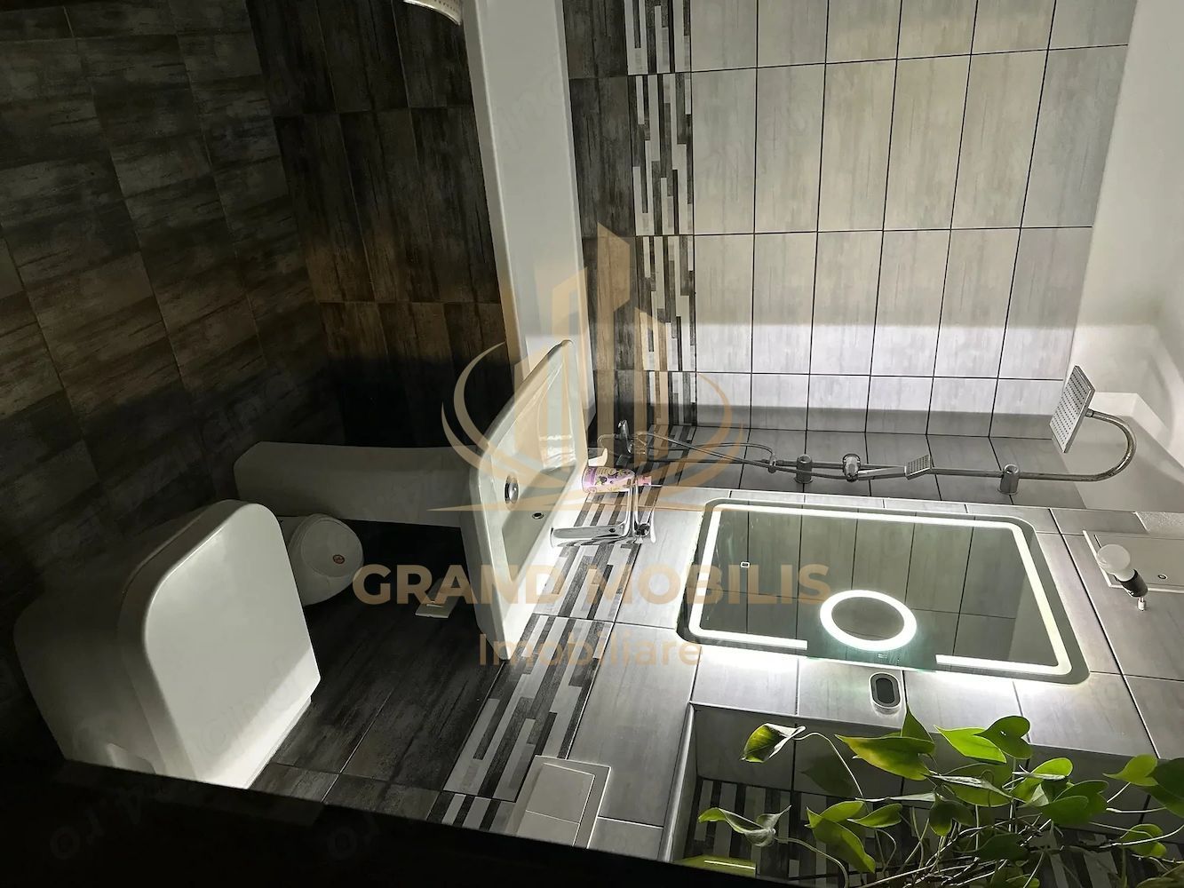 Apartament cu 3 camere, 2 băi și vedere spre parc – Zona Lunei - imaginea 10