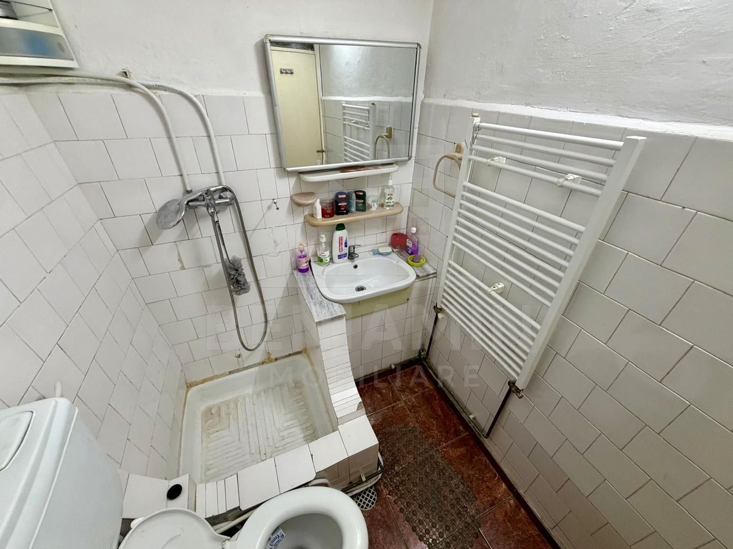 4 camere decomandate - Craiovita Noua - etaj 2 cu 2 bai - bloc 1982 - - imaginea 11