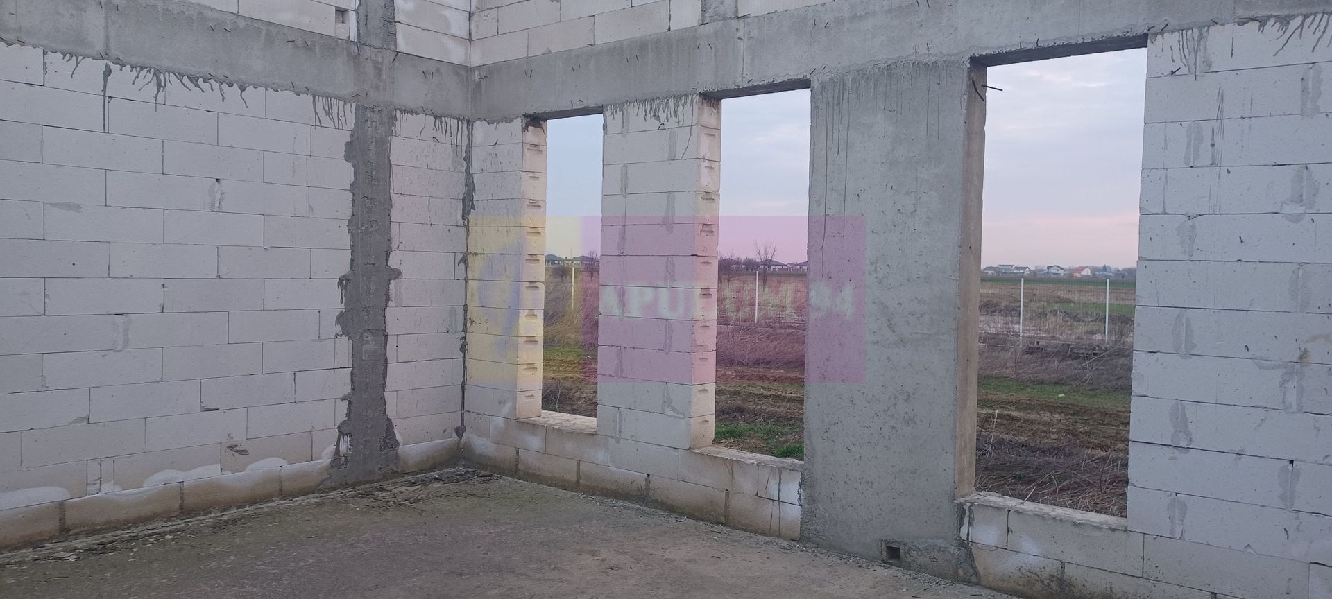 Săbăreni, casă la rosu 116 mp utili, curte 607 mp