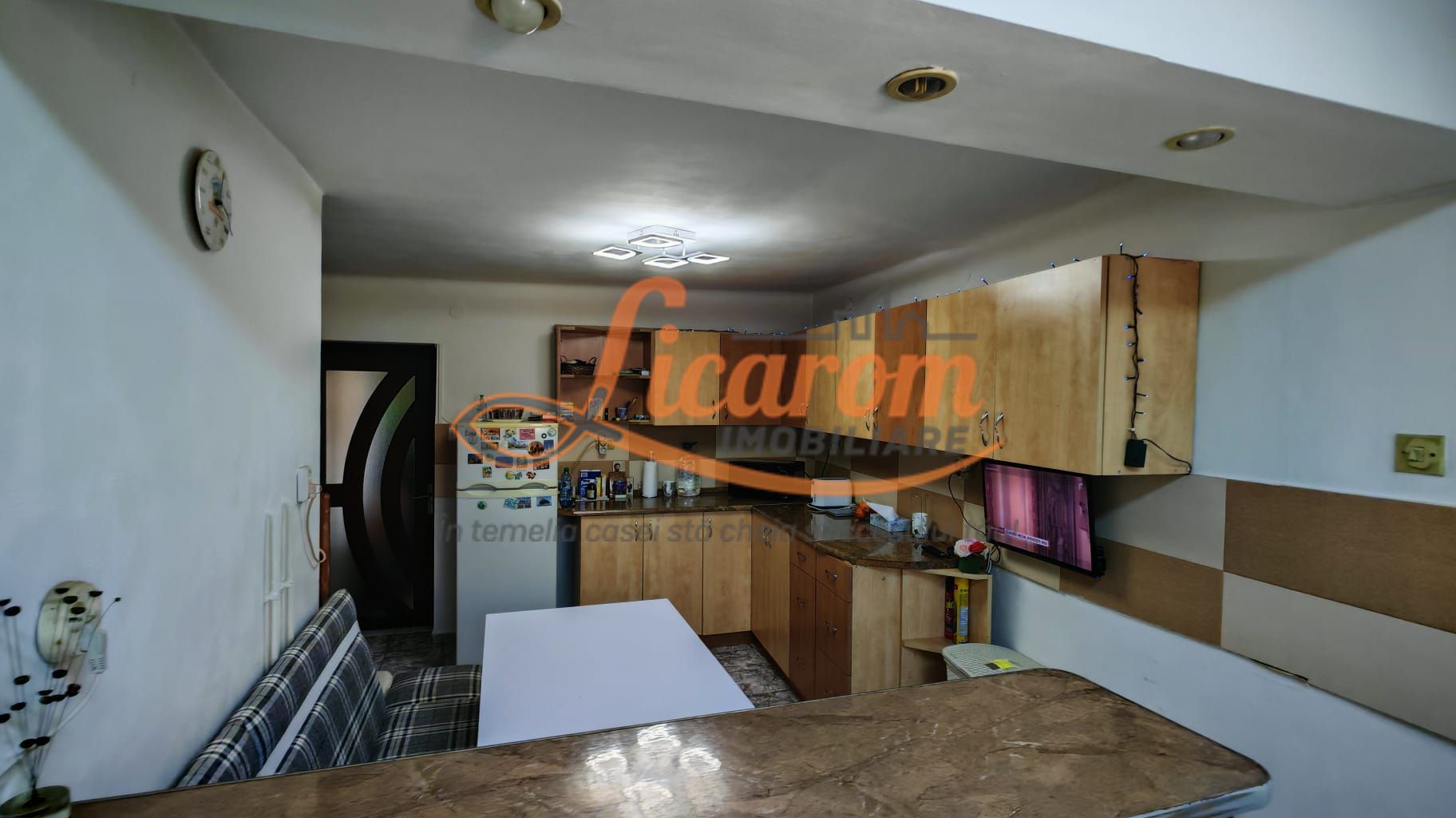 Corp de casa 4 camere zona Nicopole,curte comuna cu 1 familie. - imaginea 11
