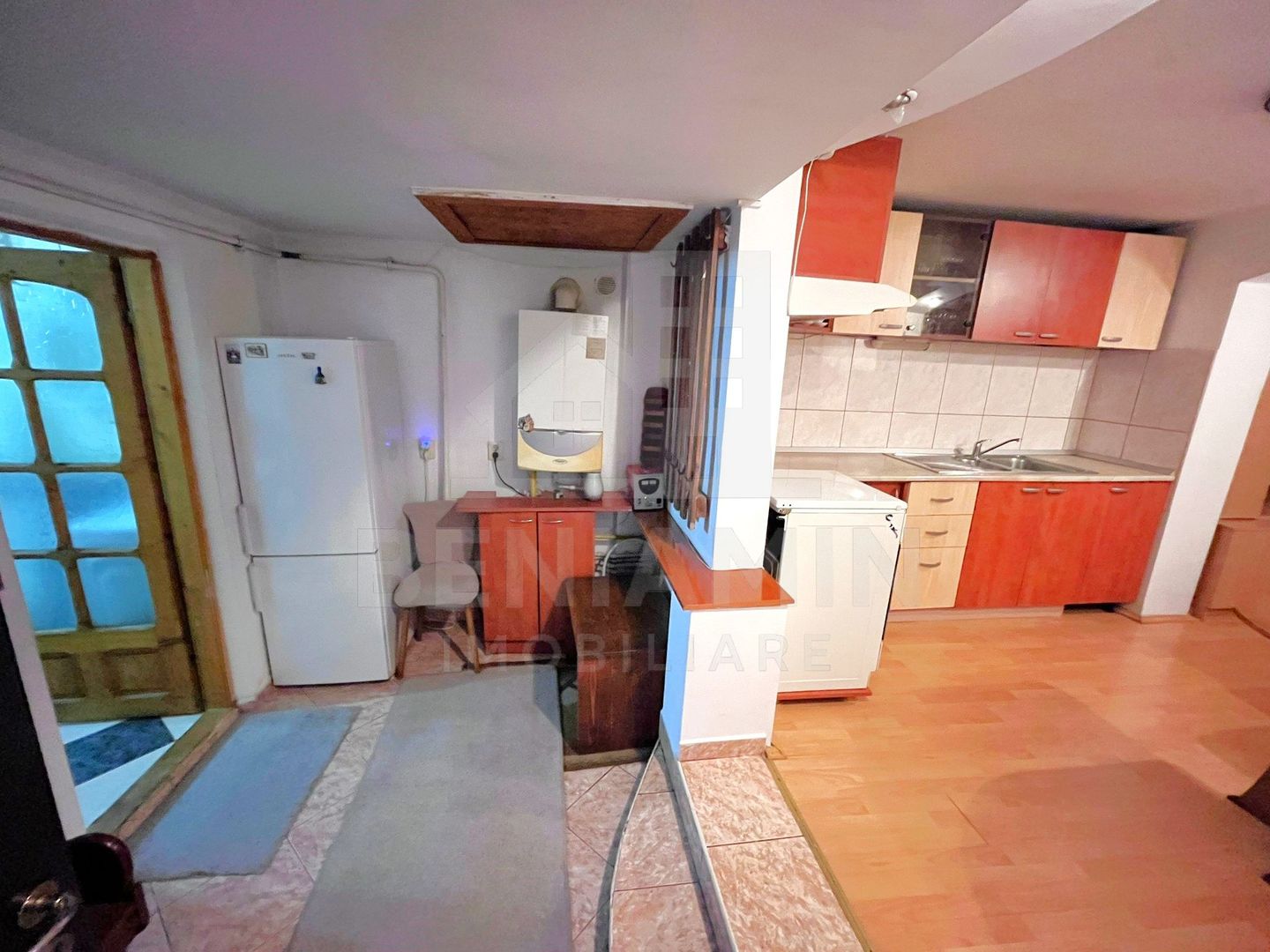 Casa de inchiriat Raului intersectie Campia Islaz -loc de parcare - imaginea 3