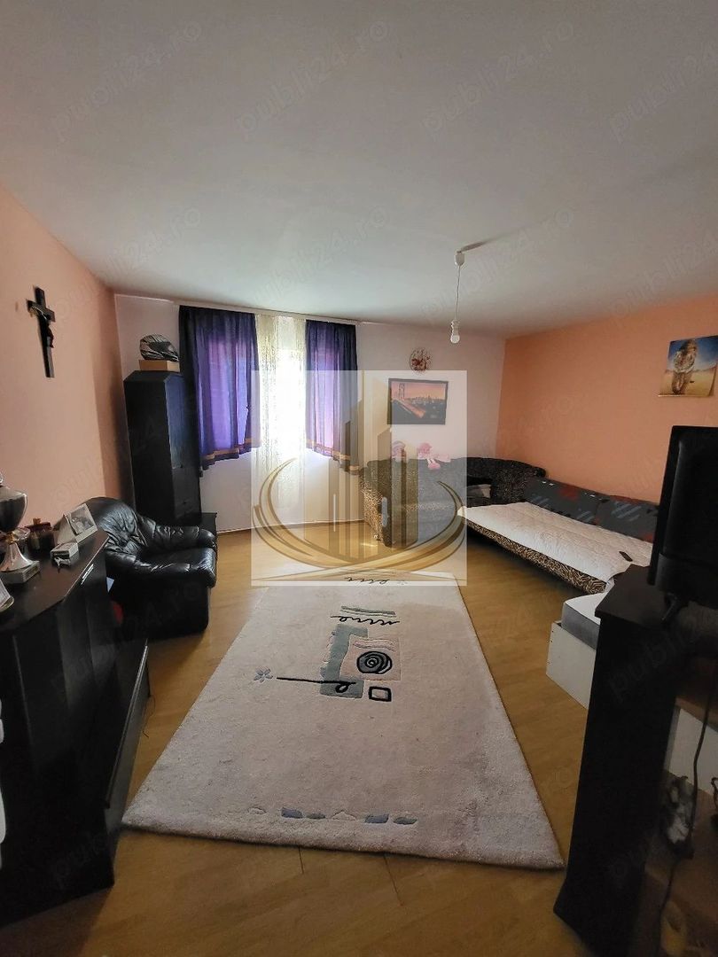 Casa cu teren sanandrei zona centrala