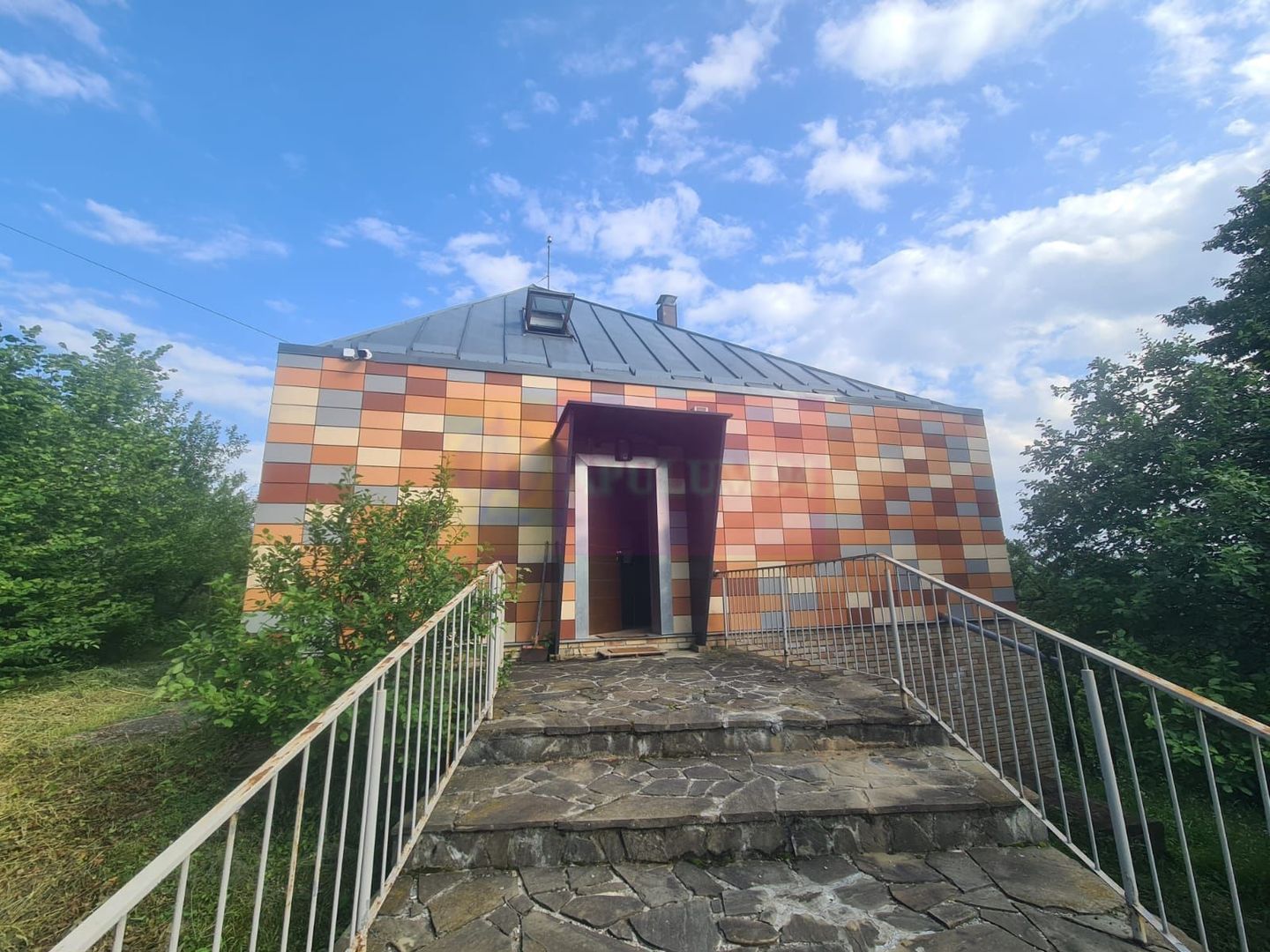 Vila de vanzare cu 6 camere in Cornu (teren 6.600 mp)