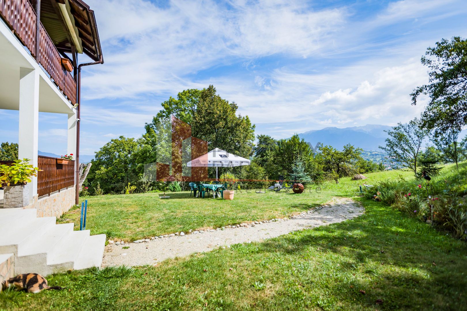 Vilă 340 mp Bran | Teren 5500 mp | 6 dormitoare cu băi proprii - imaginea 24