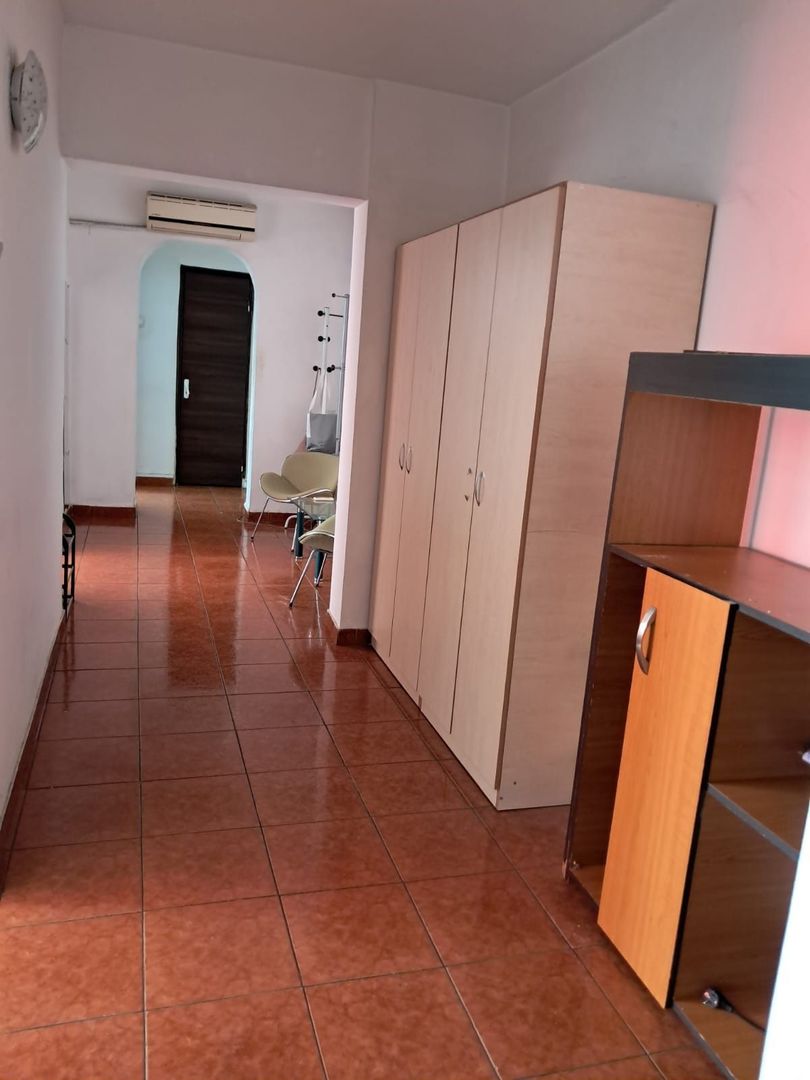 De inchiriat apartament 3 camere zona Gorjului/Lujeurului