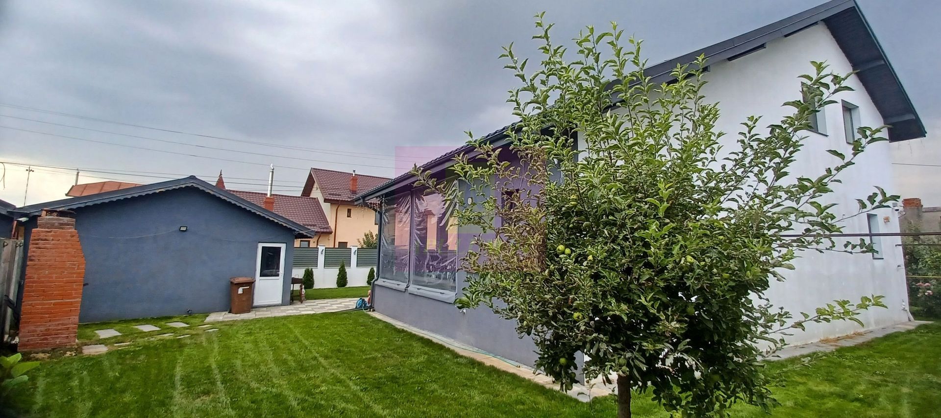 Săbăreni, casă P+1E, 137 mp utili, terasă, CT, pivniță, garaj, asfalt