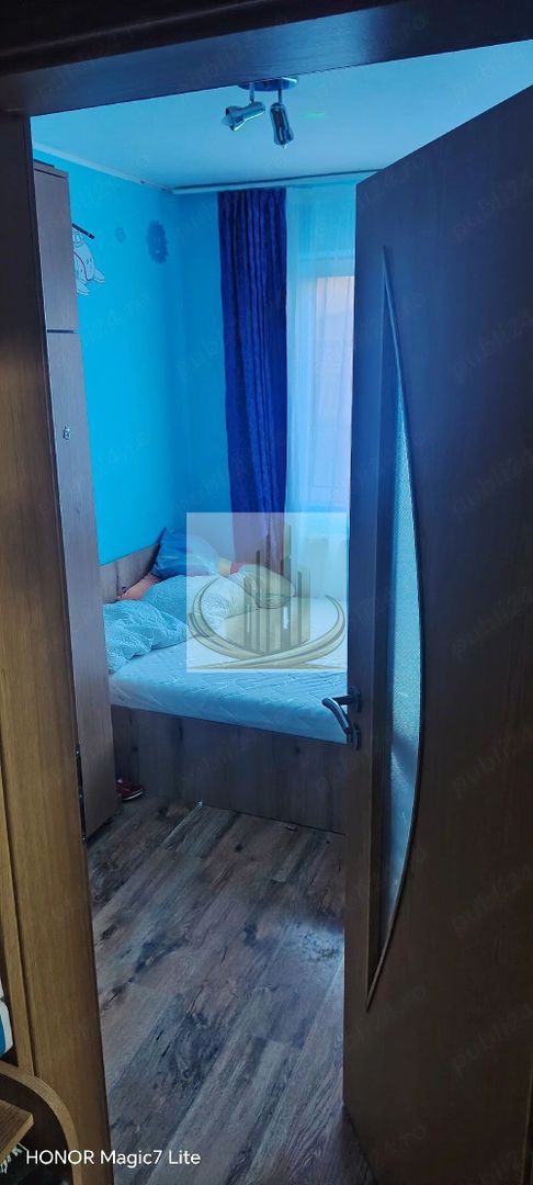 Apartament la etajul 1, baie cu geam și bucătărie închisă | Calea Șagu - imaginea 6