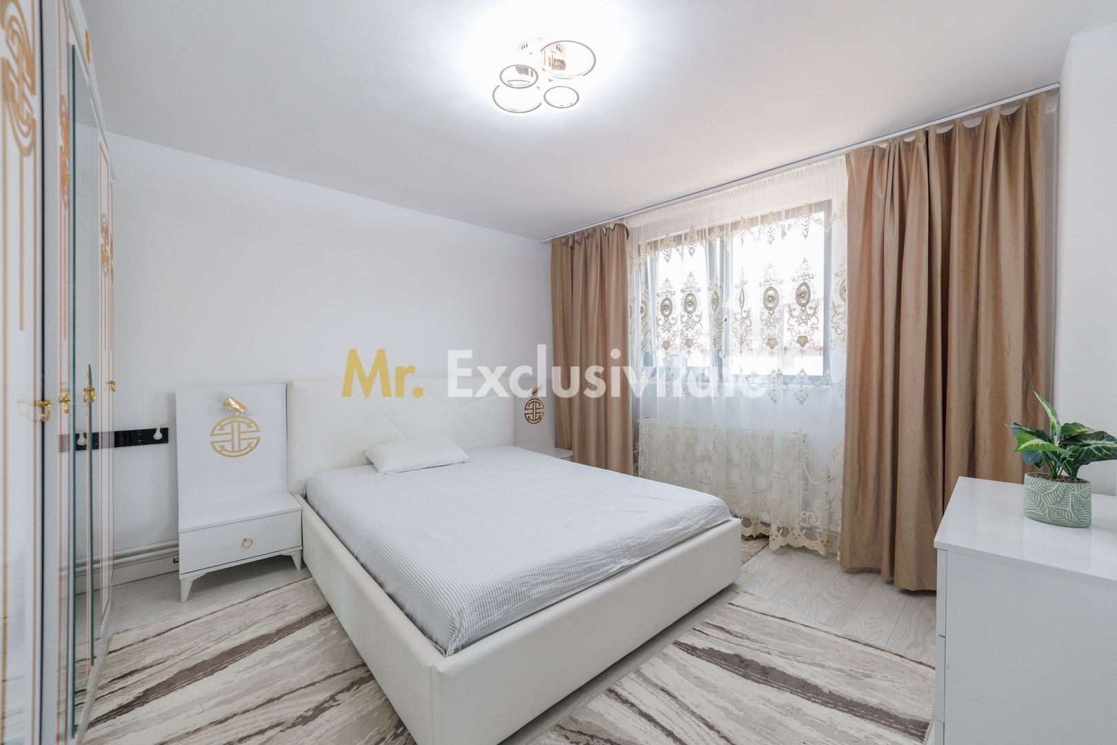 Proprietate cu 2 case si curte in Oarja, AG - imaginea 8