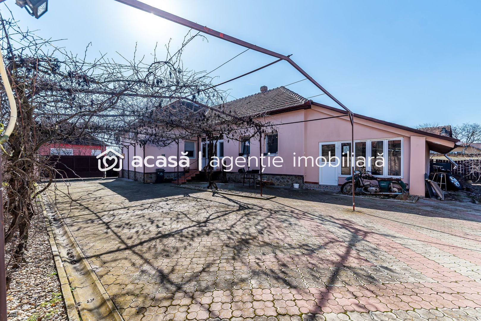 Imagine 3 - Casa ideală pentru familie: școală la 3 min. Zonă foarte liniștită.