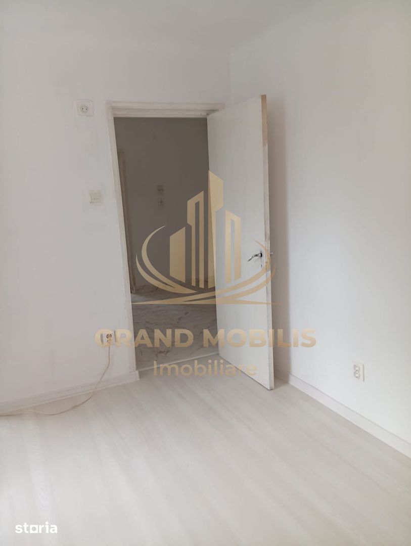 Apartament 2 camere decomandat, renovat - imaginea 4