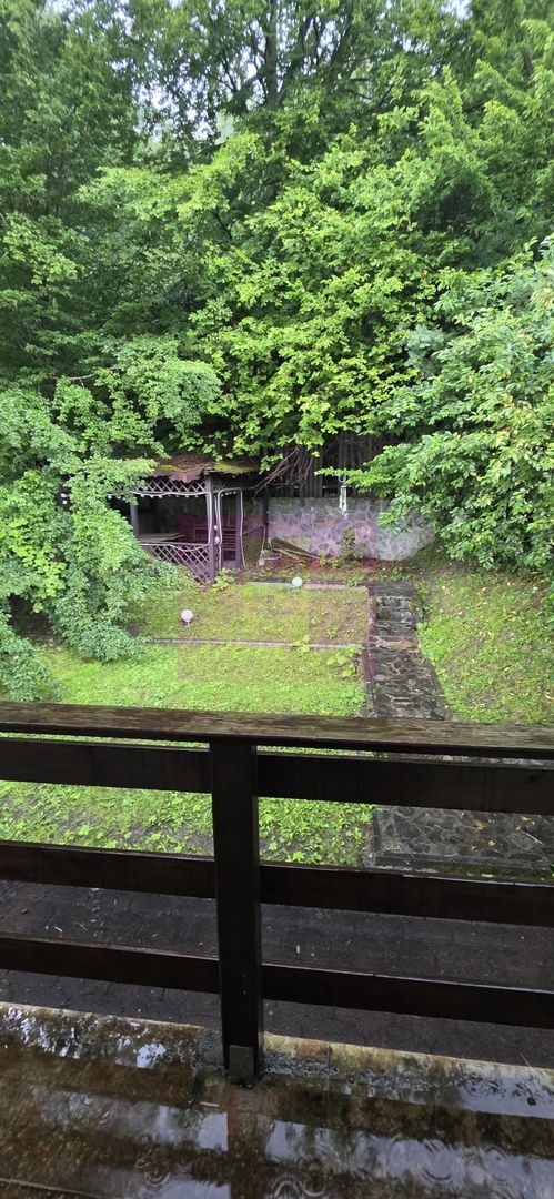 Vila in Sinaia cu parau in curte si view superb - imaginea 34
