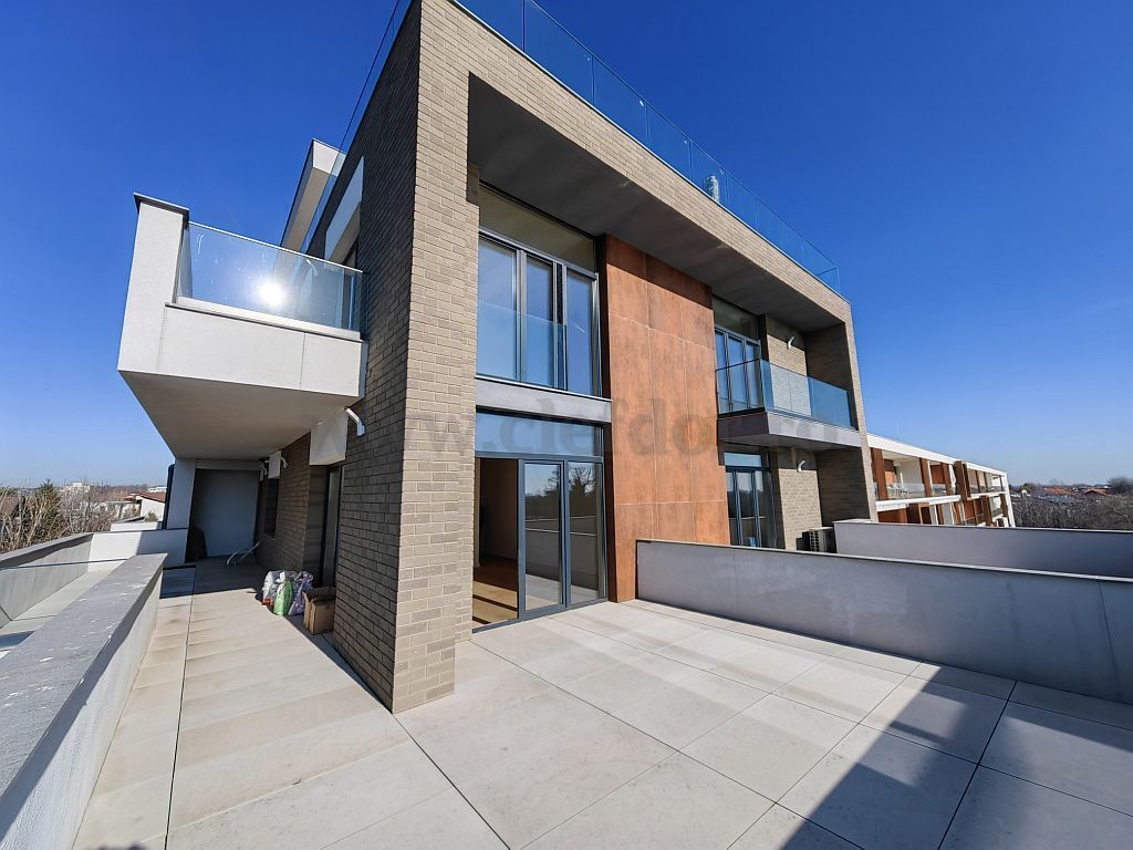 Triplex de Vanzare in zona Iancu Nicolae