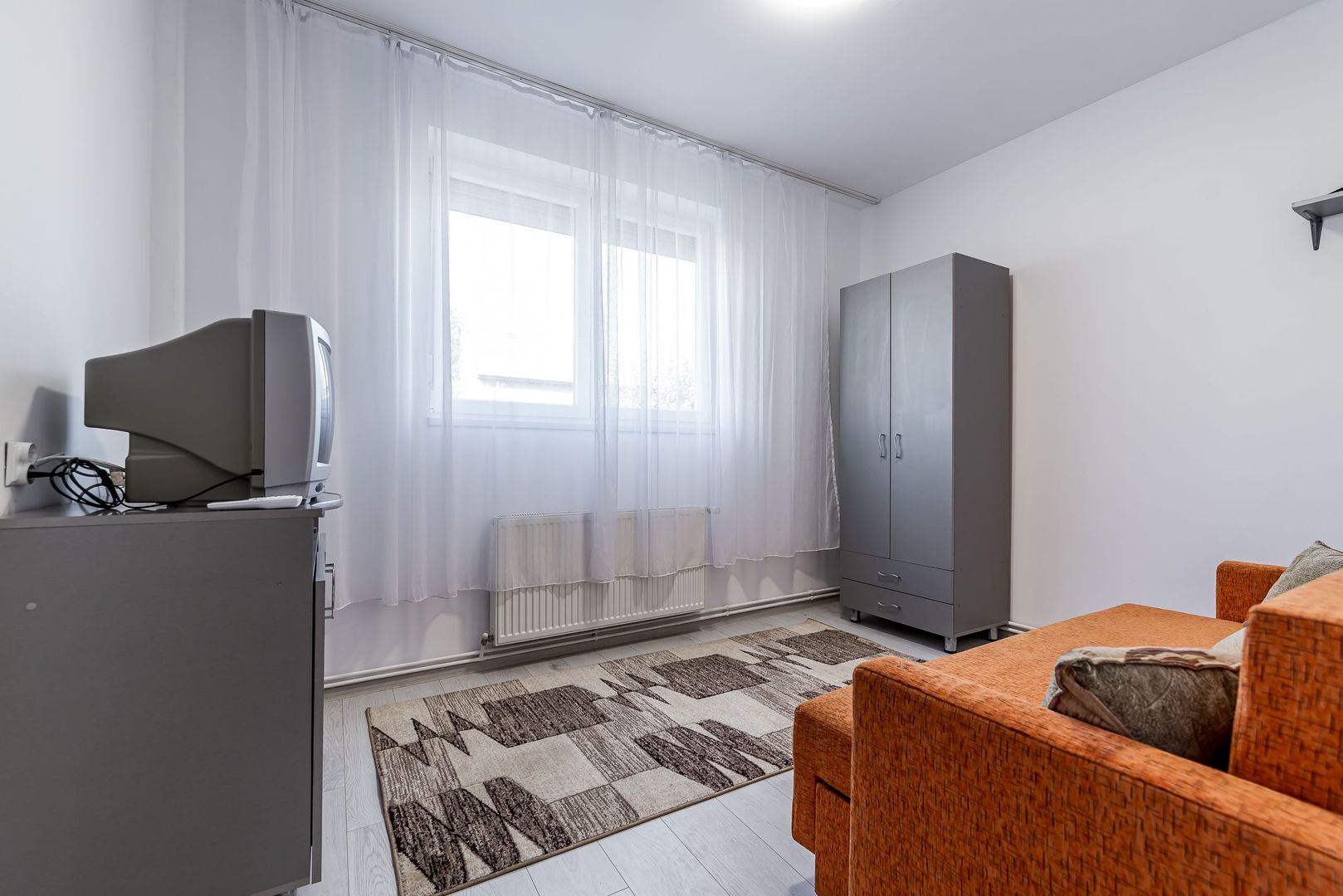 Imagine 9 - Apartament la cheie cu 2 camere la casa in Parneava Comision 0%