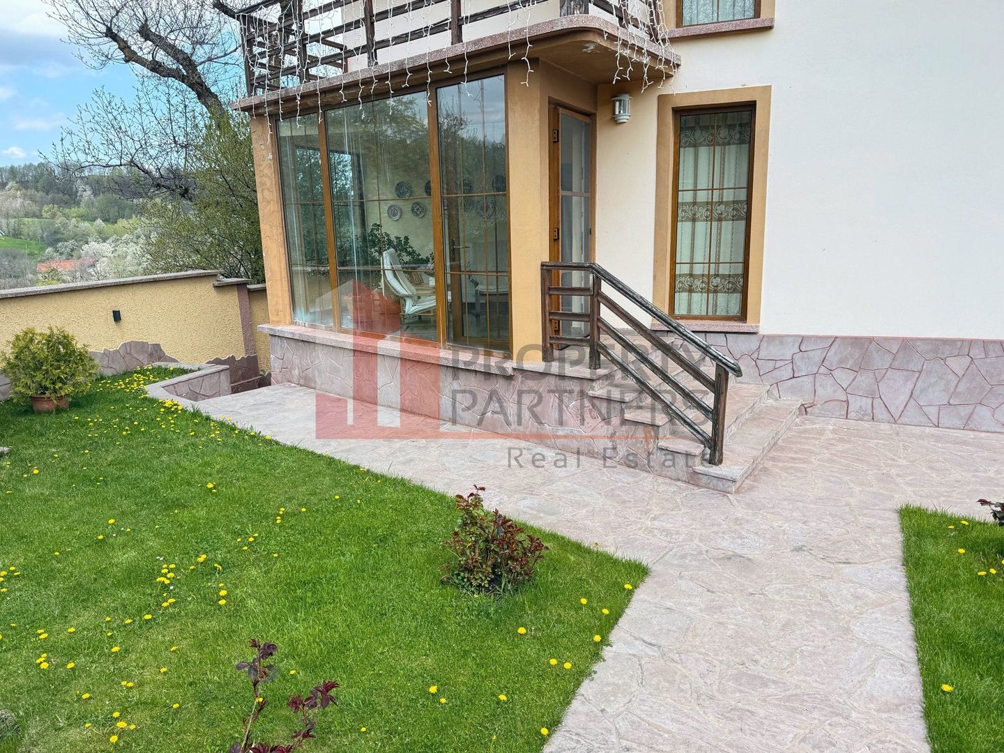 Casă 5 dormitoare + casă de oaspeți, priveliște Piatra Craiului, Sohodol-Bran - imaginea 3
