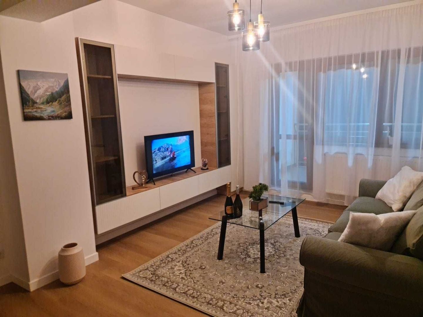 Inchiriere apartament nou cu loc de parcare inclus  - Prima inchiriere