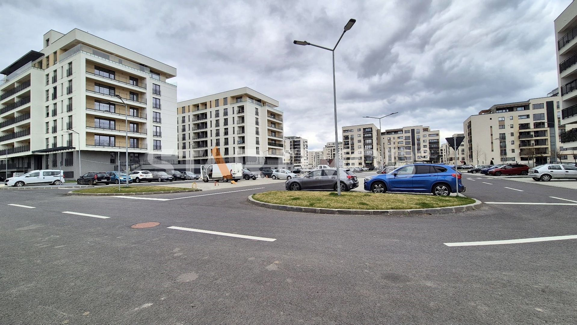 Apartament premium Coresi cu parcare subterana