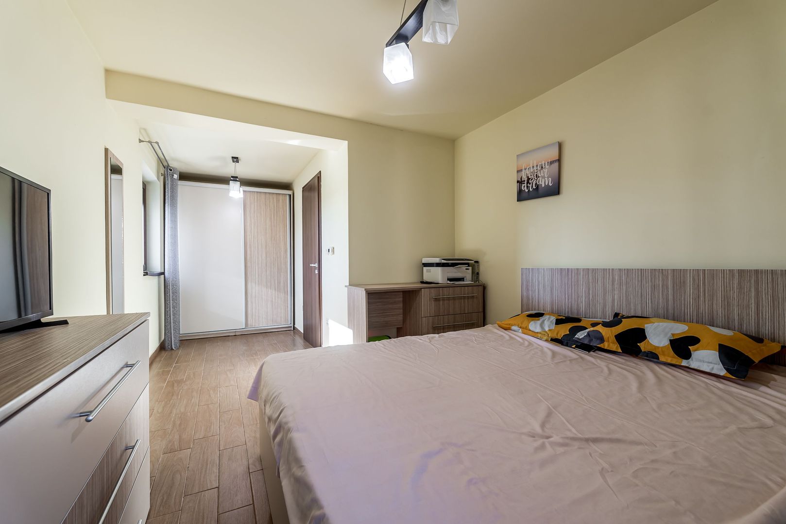 Imagine 13 - Casă cu5 camere, teren 720 mp, fotovoltaice 13 kW, Aradul Nou
