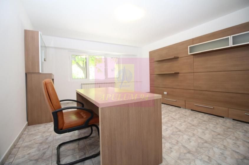 Apartament cu 3 camere de vânzare Decebal adiacent - imaginea 14