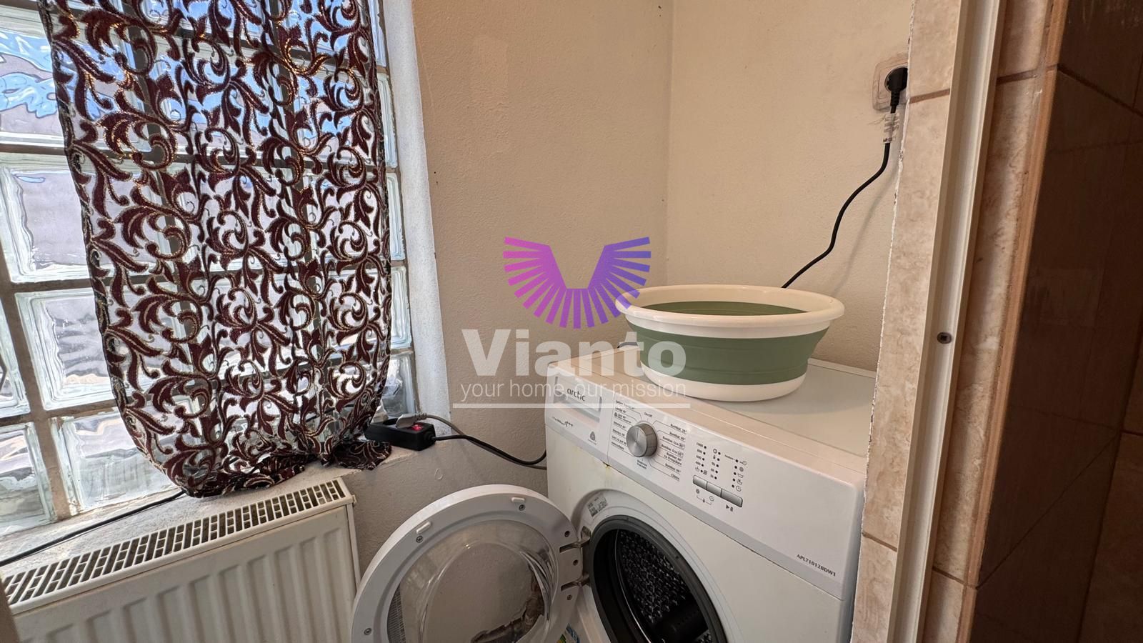 Casa Individuala de Inchiriat 5 Camere - Curte cu Zona de Barbeque-Gusterita