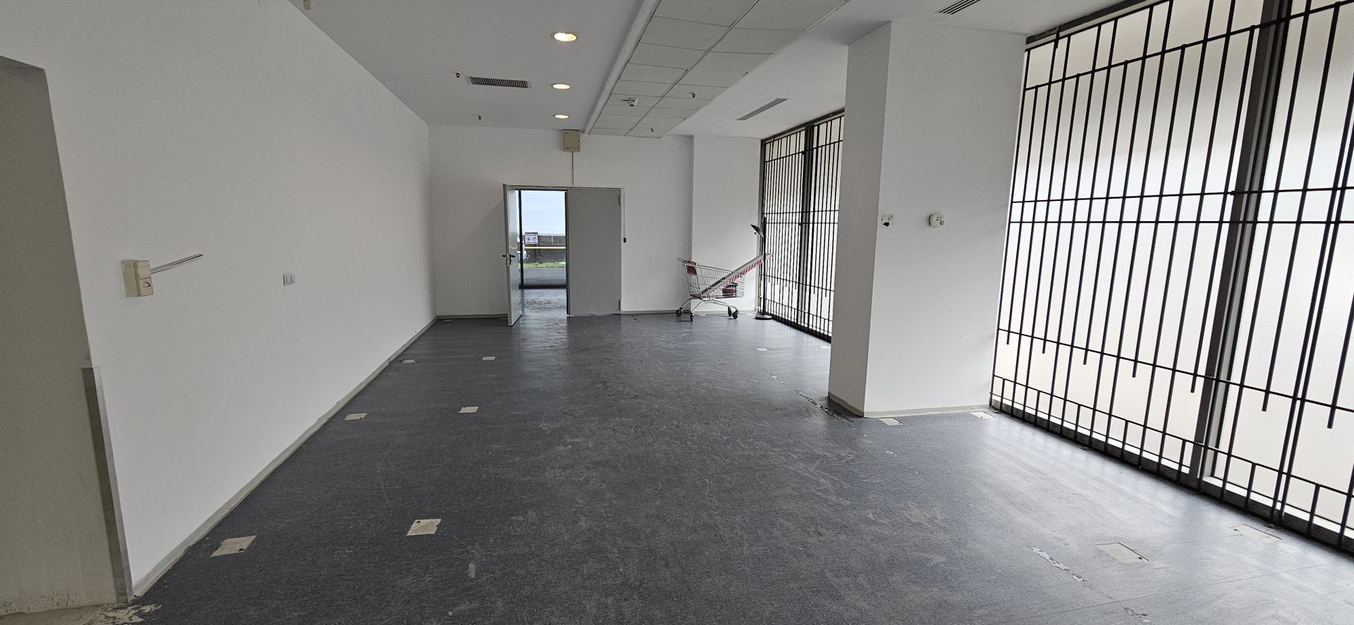 Pantelimon spatiu comercial 950 mp - imaginea 9
