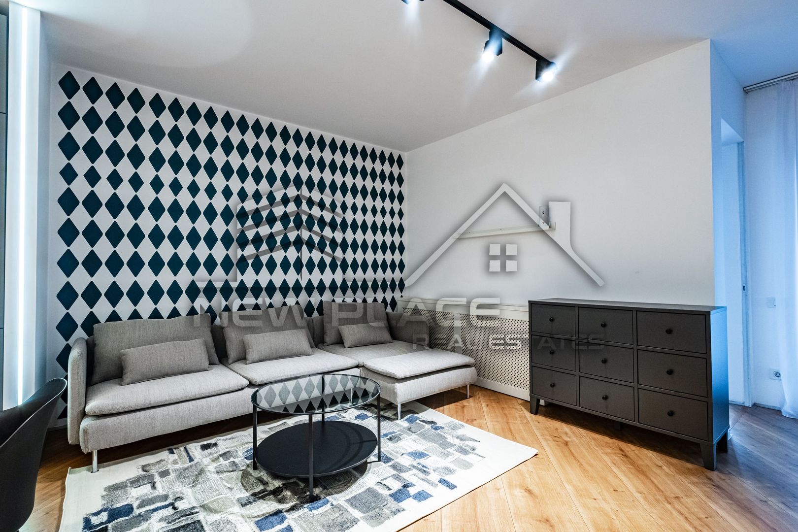 [VIDEO] 4City North | Apt exclusivist | Vedere curtea interioara | Lux - imaginea 4