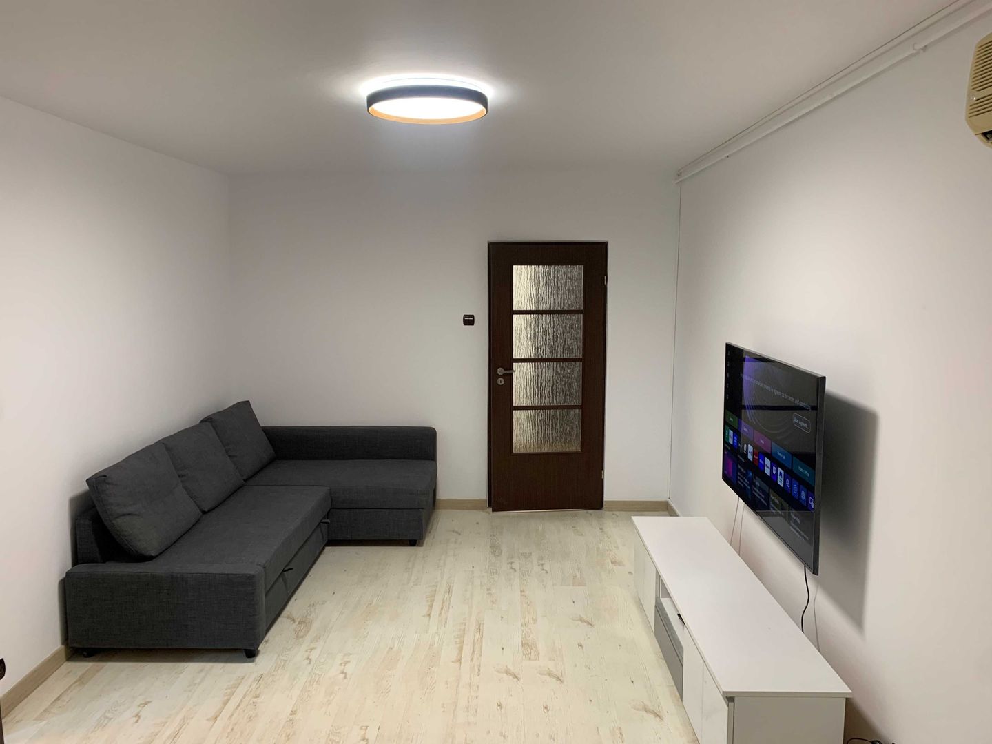 Apartament 3 camere circular | Metrou Favorit |
