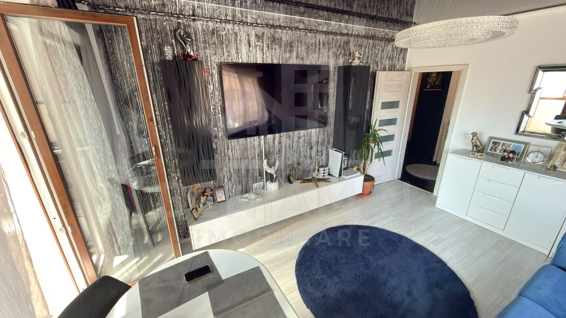 Apartament Modern -Bloc nou - Etaj 1 Cornitoriu 42MP - Parcare - imaginea 2