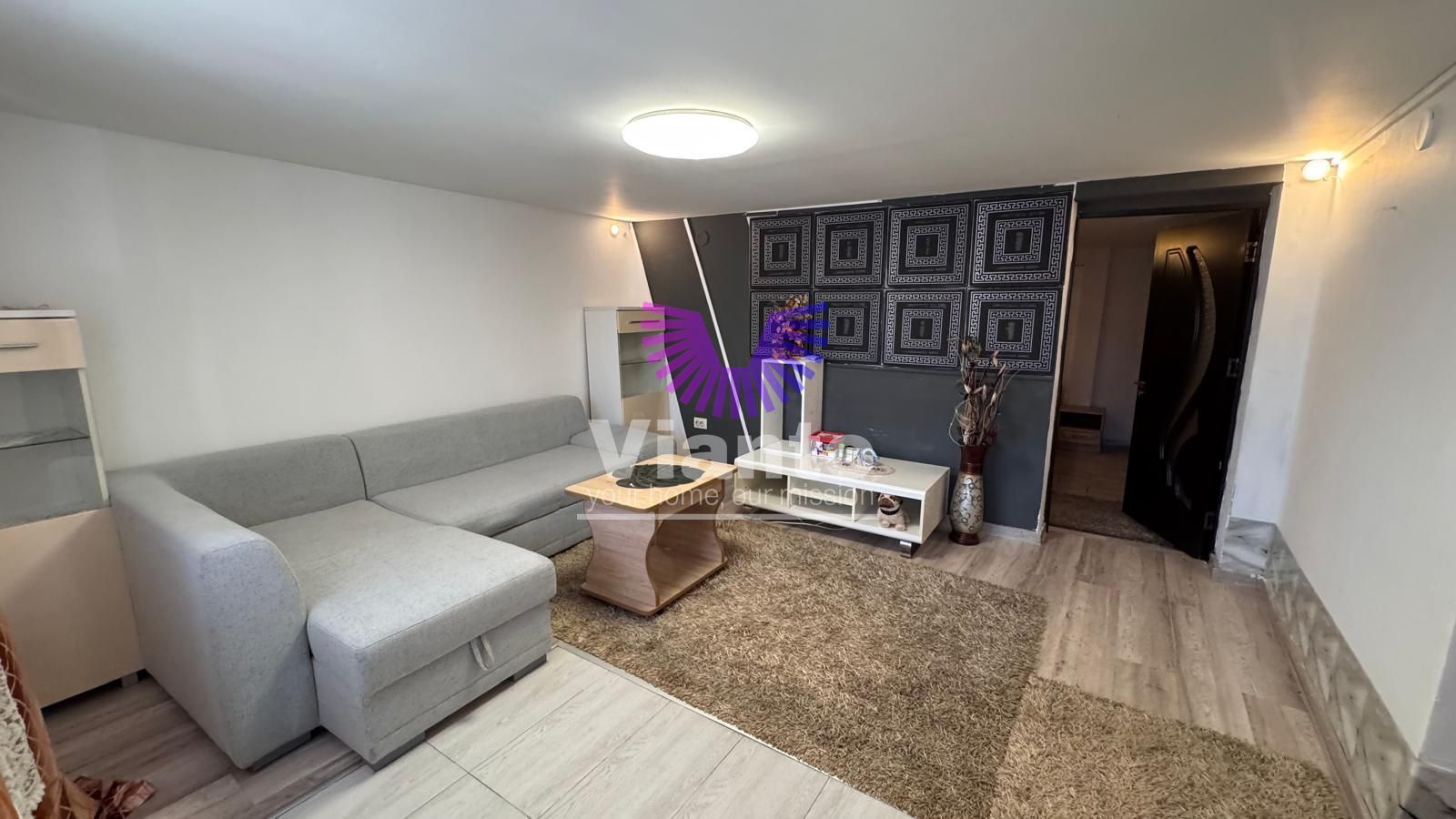 Casa Individuala de Inchiriat 5 Camere - Curte cu Zona de Barbeque-Gusterita