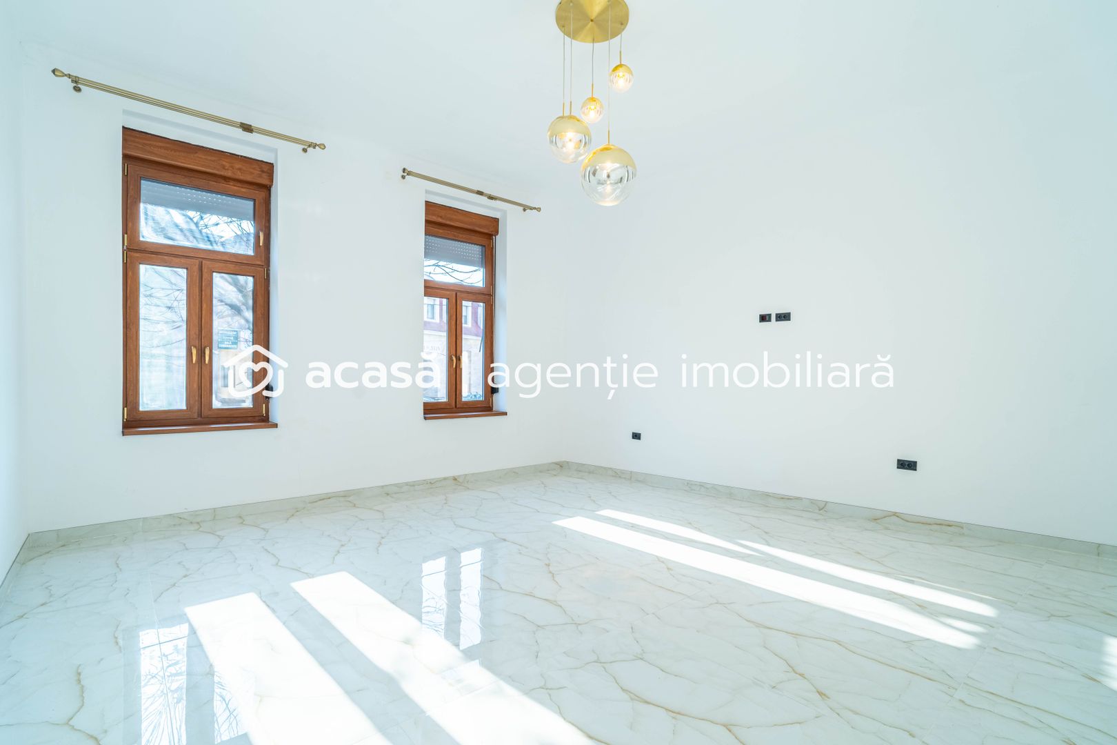 Imagine 2 - Apartament 2 camere parter înalt, amenajat complet.