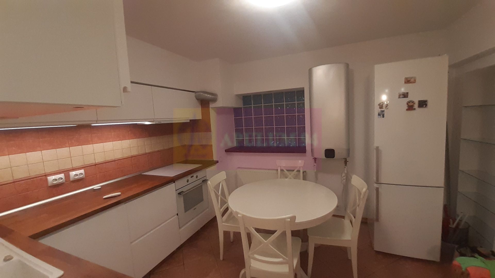 Apartament 3 Camere - Un Cămin Chic Ultracentral la Piața Romană
