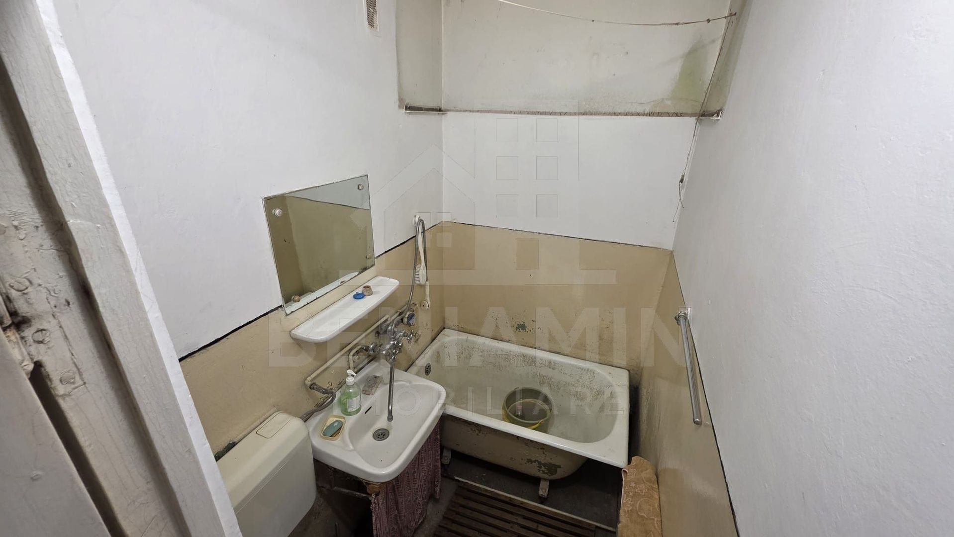 Apartament 2 camere cu centrala termica 35mp zona Florilor - imaginea 6