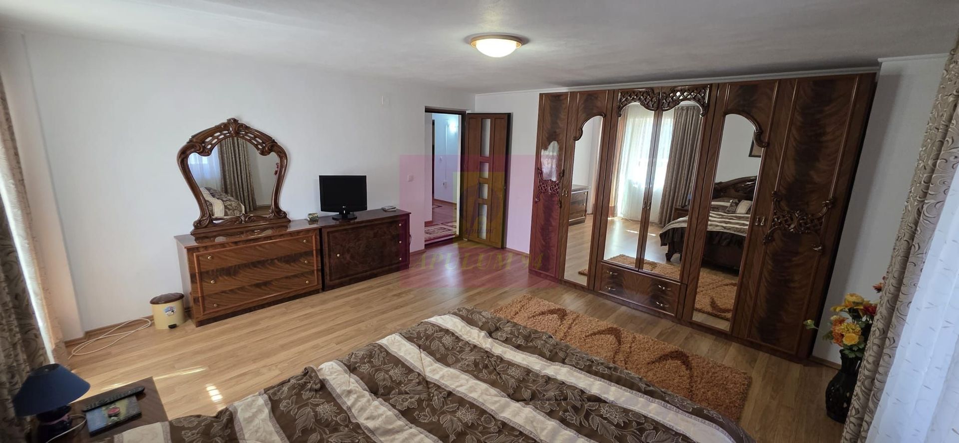 Vila cu 7 camere de vanzare in Busteni - imaginea 16