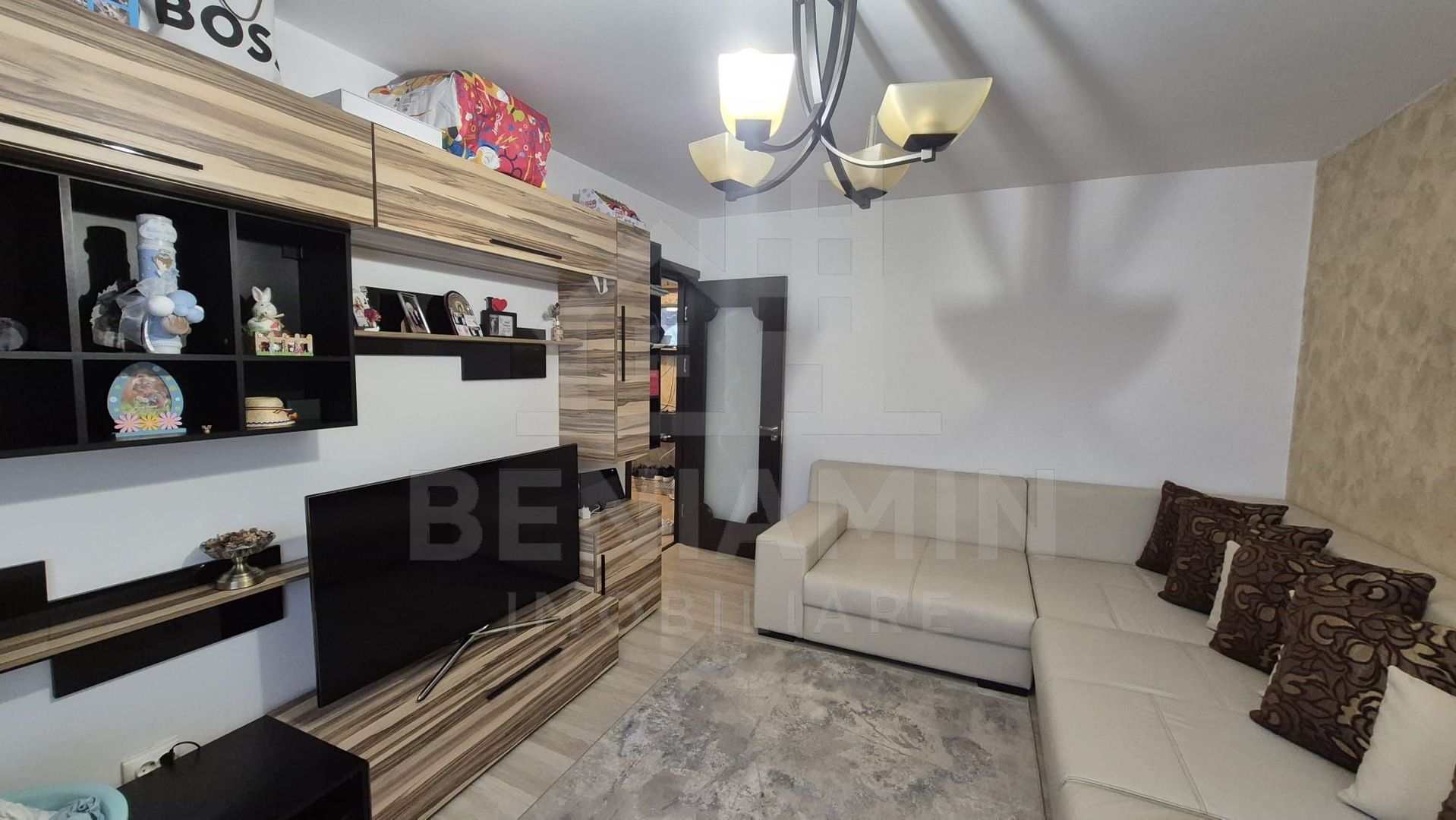 3 camere-etaj 4-68MP- Centrala Termica-Aer Conditionat-zona Ciuperca - imaginea 2