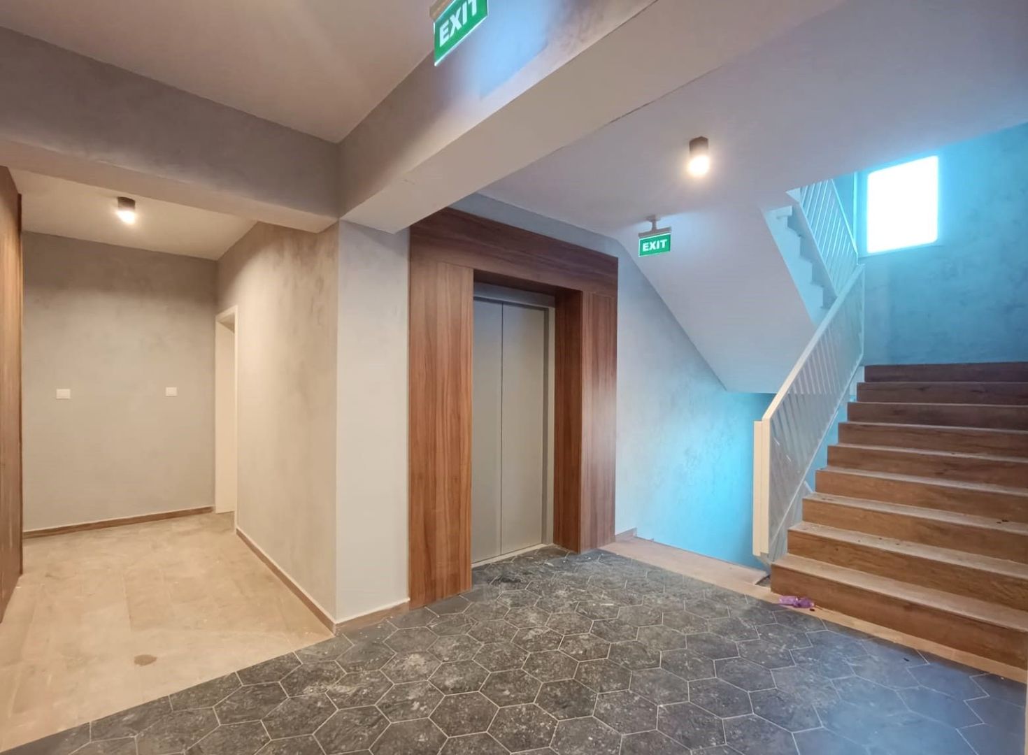 2 camere mobilat cu balcon generos de 9 mp boxă și parcare subterană - imaginea 9