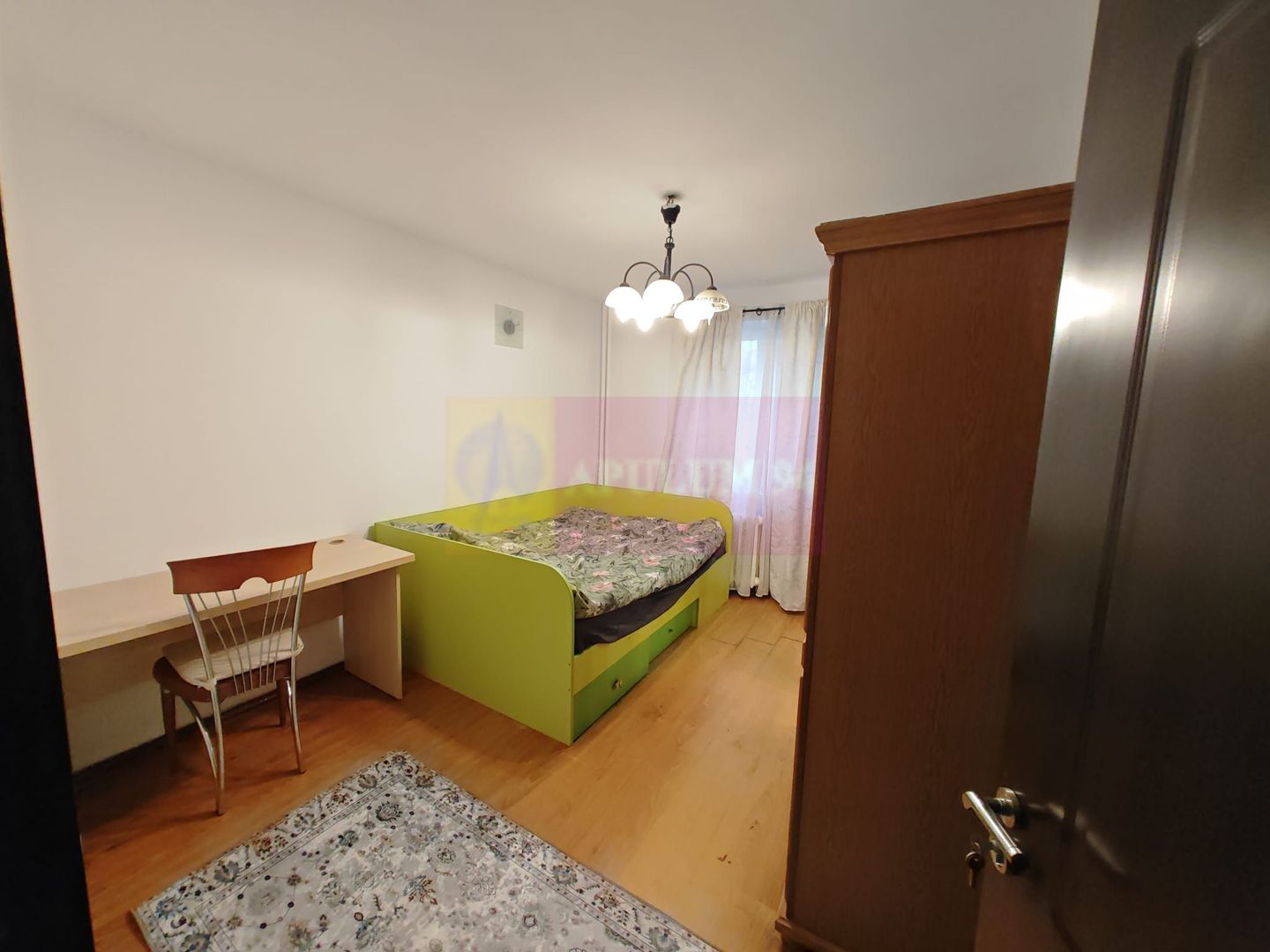 Apartament 3 camere Dristor OMV Răcari