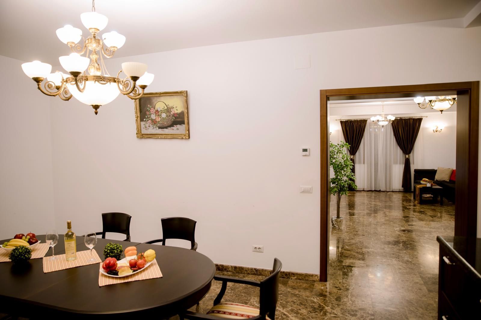 Universitate apartament 5 camere 220 mp de inchiriat - imaginea 7