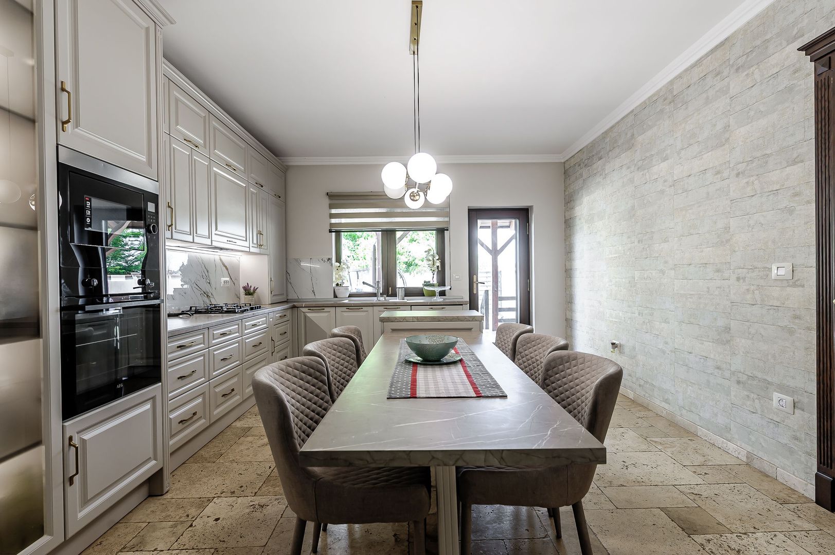 Imagine 19 - Vilă complet amenajată LUX, ideală pentru o familie cu stil