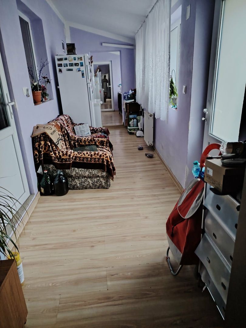 Casă cu 4 camere și teren generos de 2.370 mp – Deta, Strada 1 Mai - imaginea 6