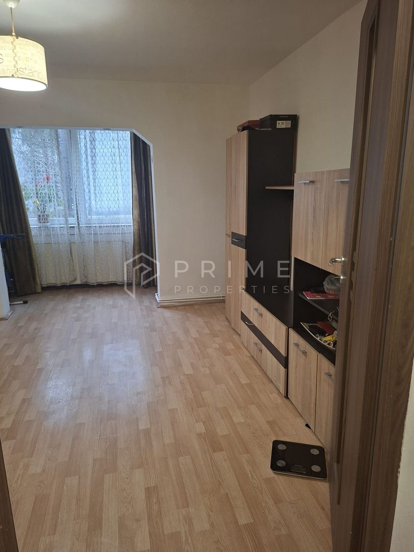 Apartament decomandat cu 3 camere Dambu Pietros - imaginea 3