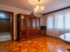 Apartament 3 camere - etaj 3 - bvd. Revolutiei - COMISION 0