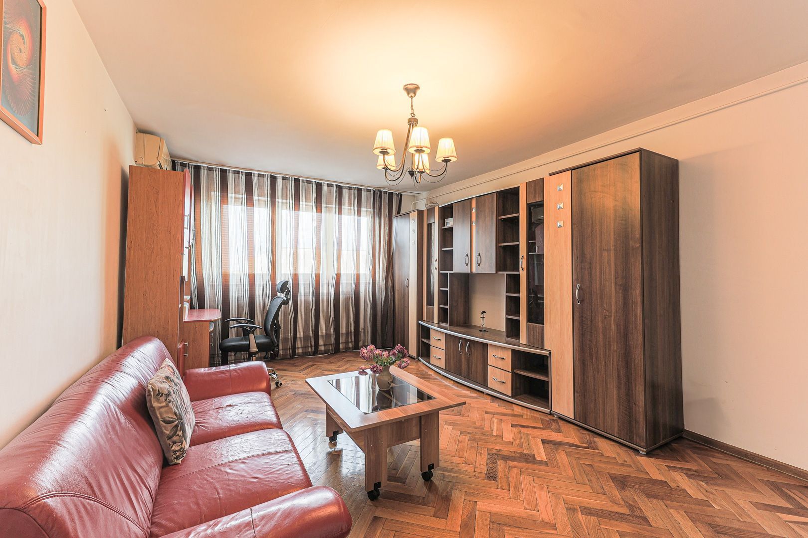 Apartament 2 camere, decomandat, 64 mp, etaj 4/4