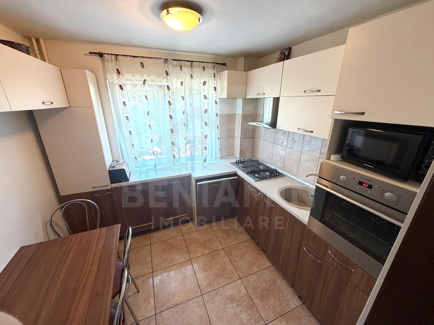 Apartament 3 camere Rovine Profi Etaj 1 66mp teava de gaze - imaginea 4