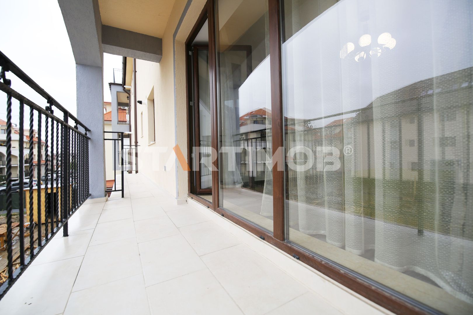 Apartament mobilat 3 camere cu parcare subterana