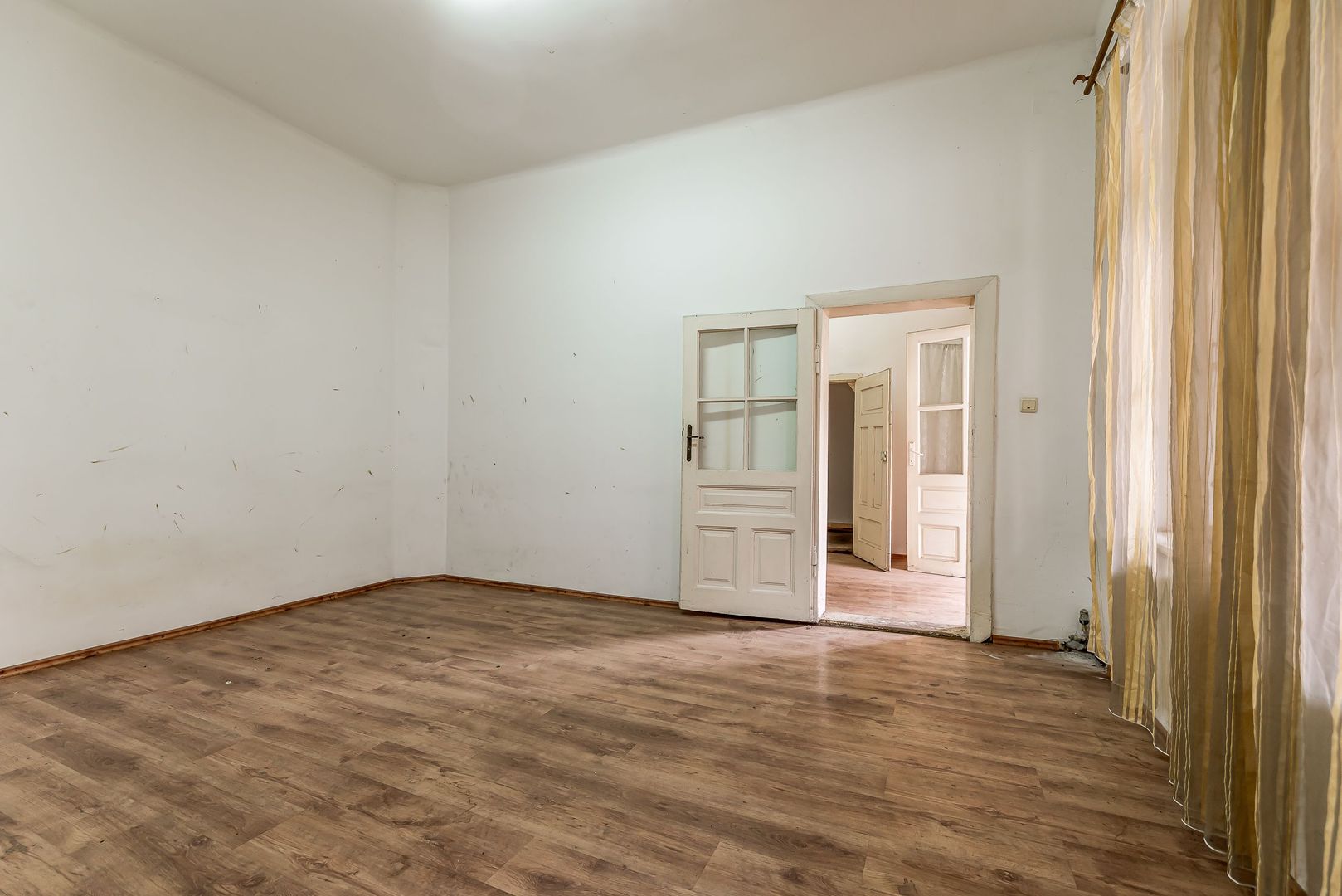 Imagine 4 - Apartament 2 camere Str. Lucian Blaga, clădire în renovare completa