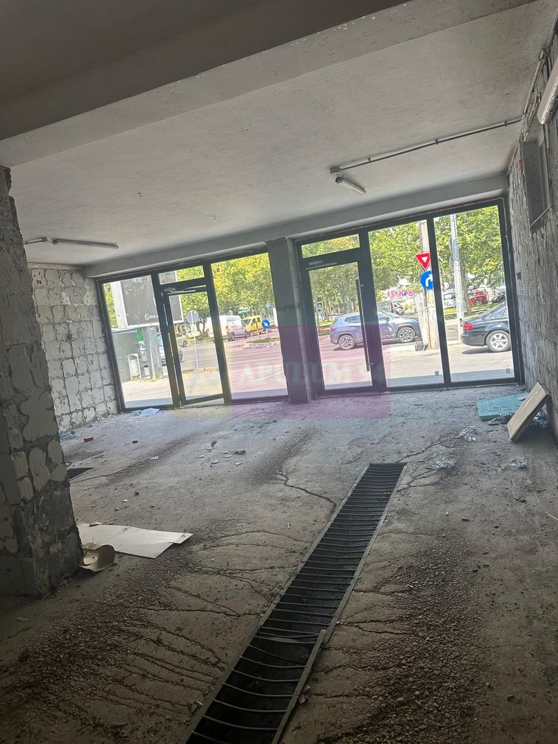 Spatiul Comercial Trapezului Vad Intens