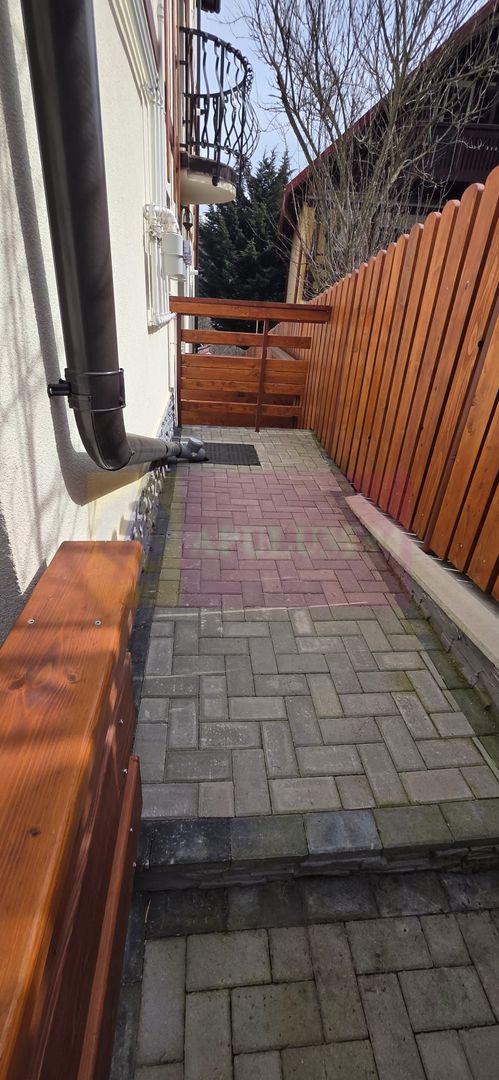 Apartament 2 camere, parter, de vanzare in Busteni