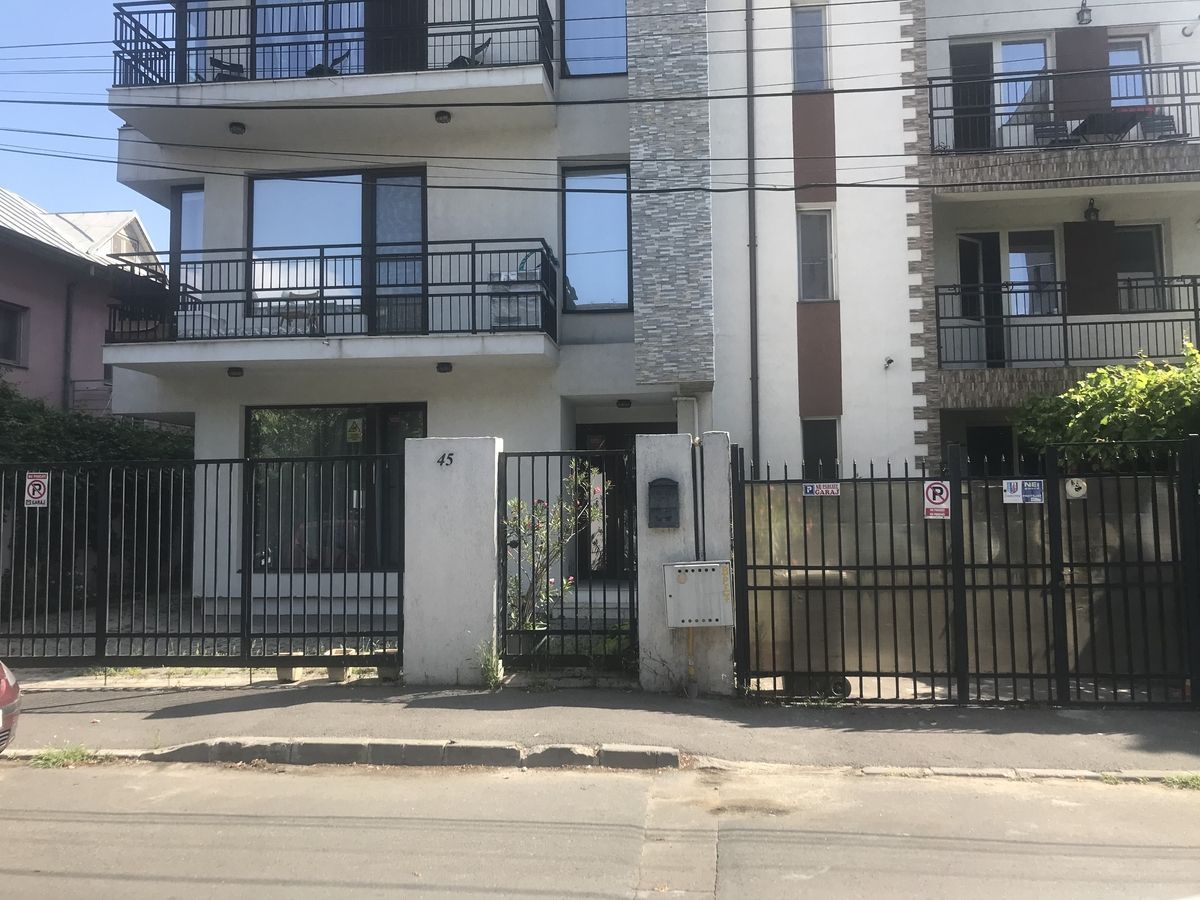 2 camere+curte Vitan BLOC NOU T165