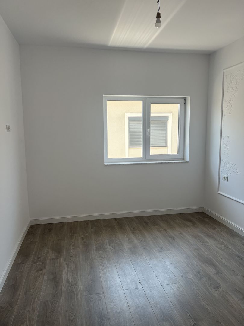 Jumătate de duplex premium, 120 mp utili, teren 256 mp, garaj și 3 dor - imaginea 11
