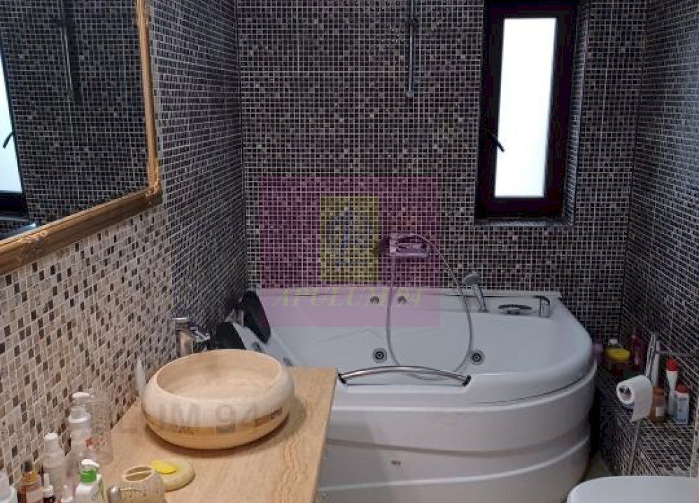 Săbăreni, vilă S+P+1, curte 568 mp, aproape de pădure - imaginea 10